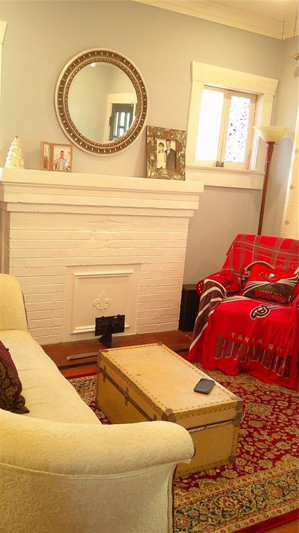 Building Photo - 303 E Plymouth St