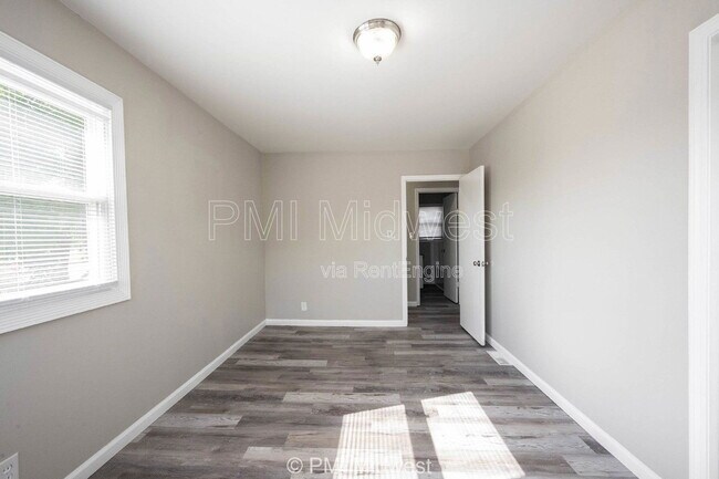 Building Photo - 6276 Eastgate Ave