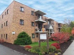 Building Photo - Poplar Apartments
