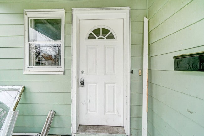 Building Photo - Three Bedroom in Cincinnati!