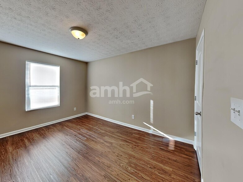 Building Photo - 5899 Brookstone Dr