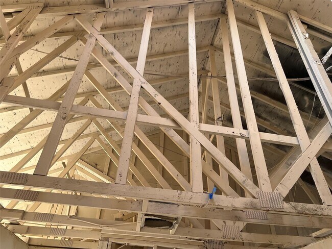 Building Photo - 2668 Bering Dr