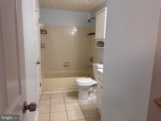 Building Photo - 6917 Villa-Del-Rey Ct