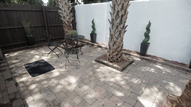 Building Photo - Beautiful  Furnished 1/1 condo x Rent  in Winter Park Next to Full Sail University !