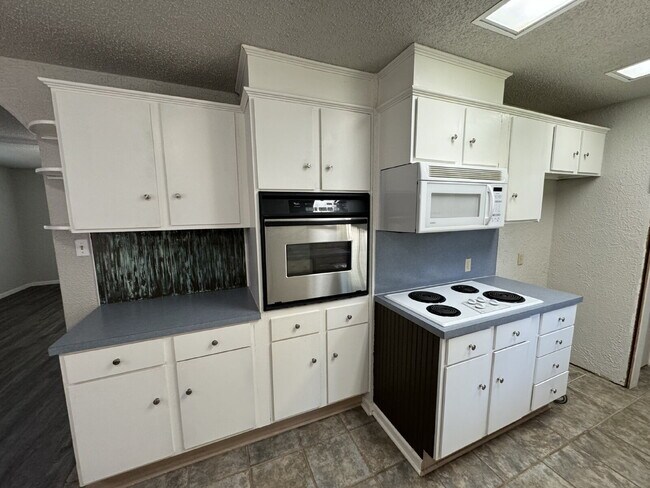 Building Photo - Beautiful 2 Bedroom 1 Bath House in Idalou