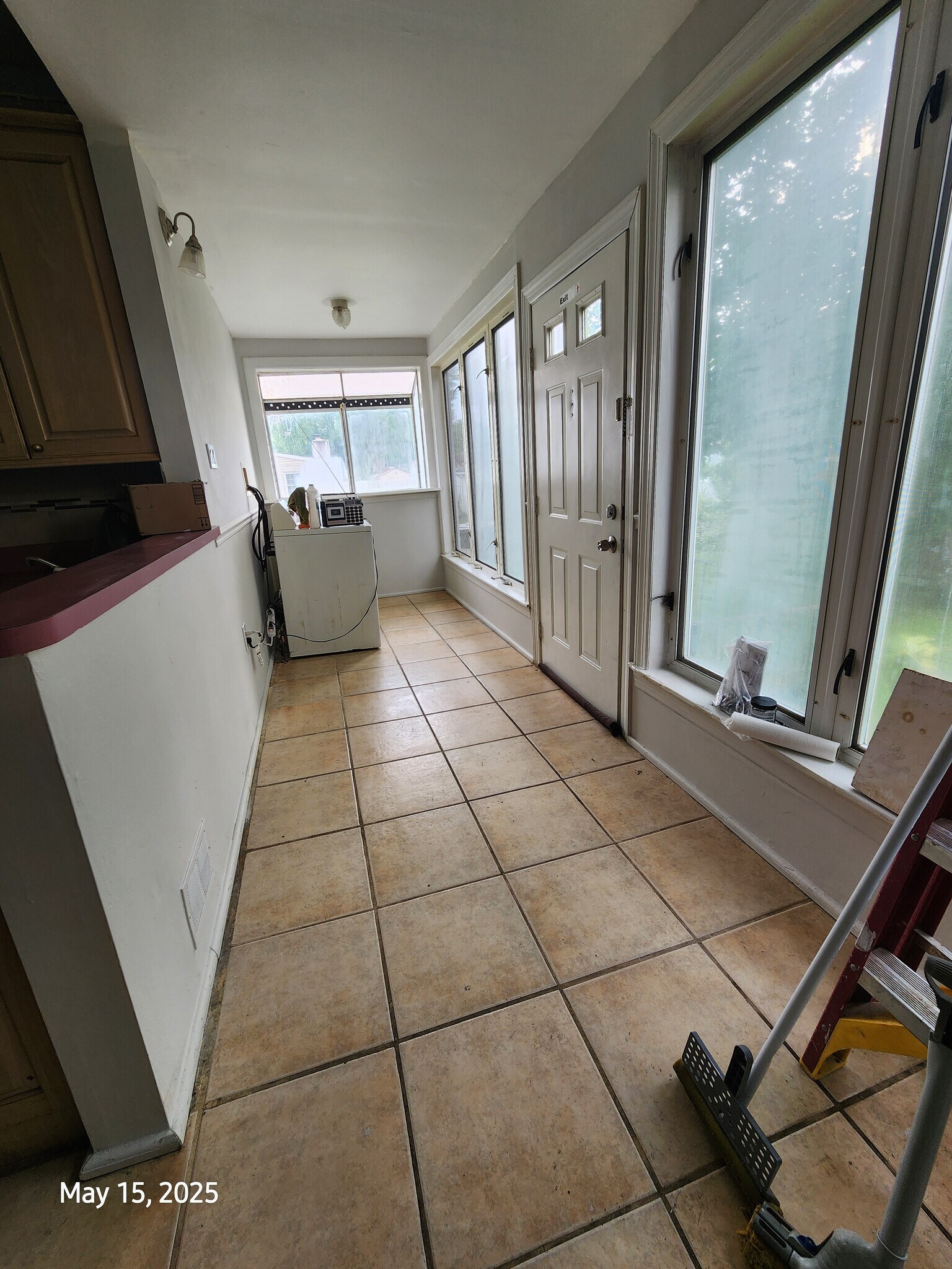 Kitchen / Laundry - 1775 Hamilton Ave