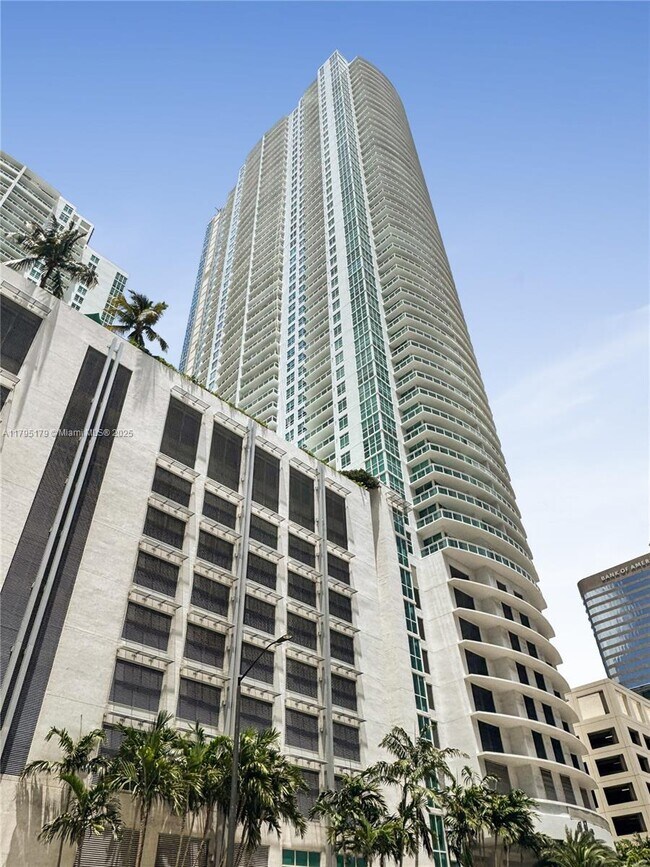 Building Photo - 950 Brickell Bay Dr