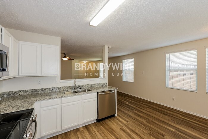 Building Photo - 3832 Irish Setter Dr