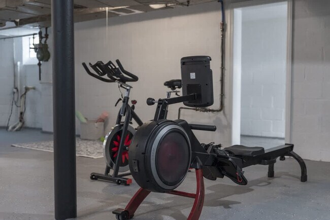 Building Photo - 6430 Olde York Rd