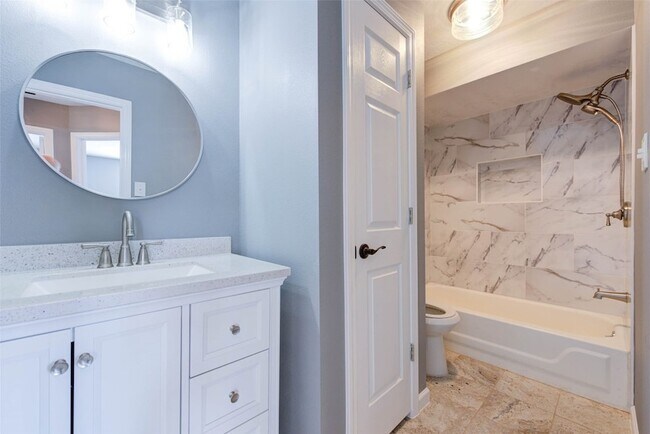 Building Photo - 17930 Seven Pines Dr