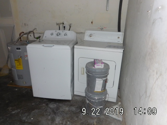 Building Photo - 5235 Golden Ln