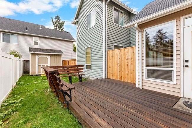 Building Photo - 18438 SE Stephens St