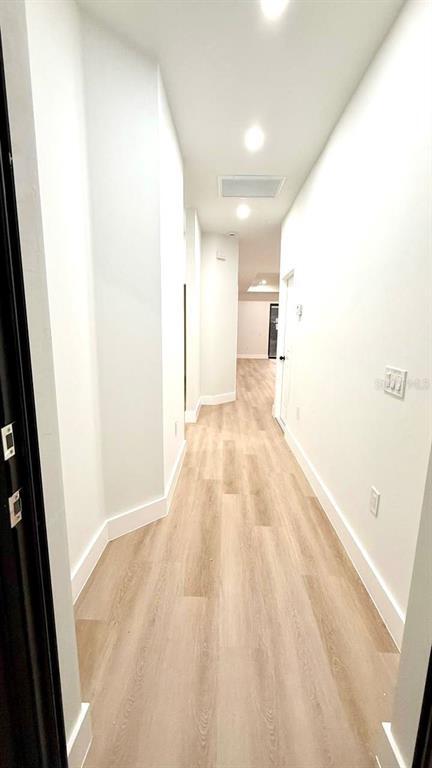 Building Photo - 1043 Albany Ave