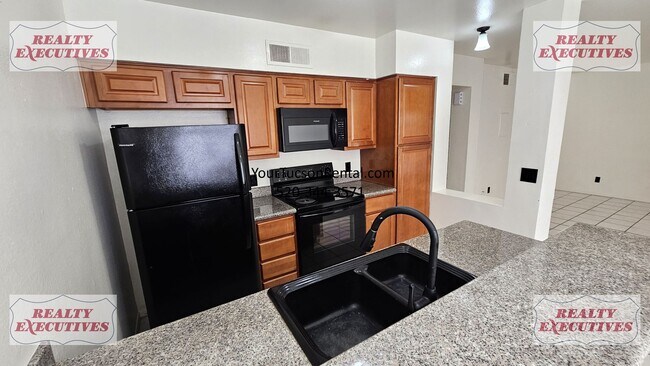 Building Photo - The Village in Midvale Park - Downstairs 1...