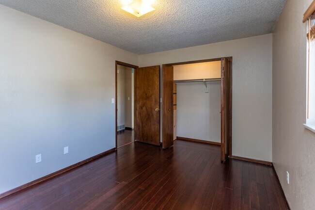 Building Photo - 7673 Safari Cir