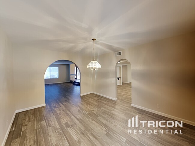 Building Photo - 3746 Terrace Dr
