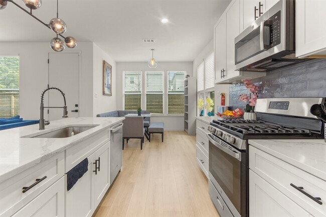 Building Photo - 1271 Oakmont Bnd Dr