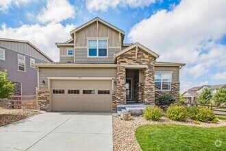 Building Photo - Elegant and spacious home with mountain vi...