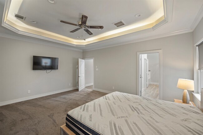 Building Photo - 6533 Castlebay Dr