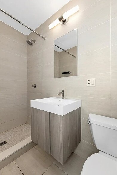 Building Photo - 130 Allen St