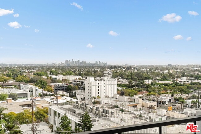 Building Photo - 1155 N La Cienega Blvd