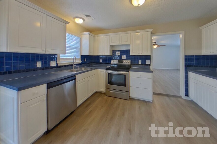 Building Photo - 65 Sand Oak Ct
