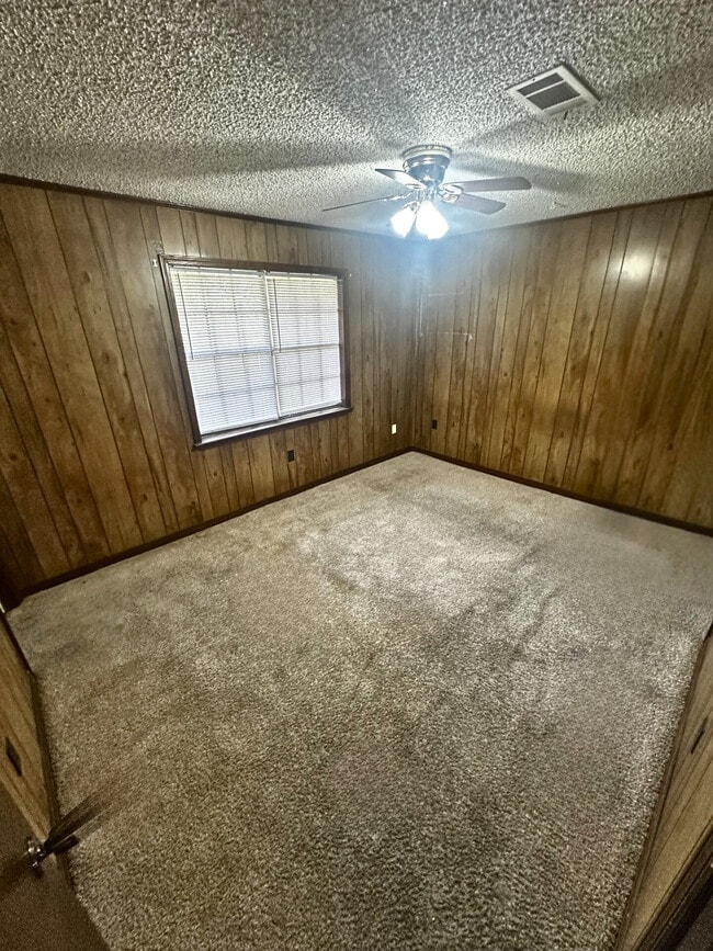 Building Photo - 14235 Lamonte Ln