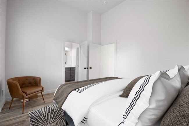 Building Photo - 13938 Bee Flower Ln