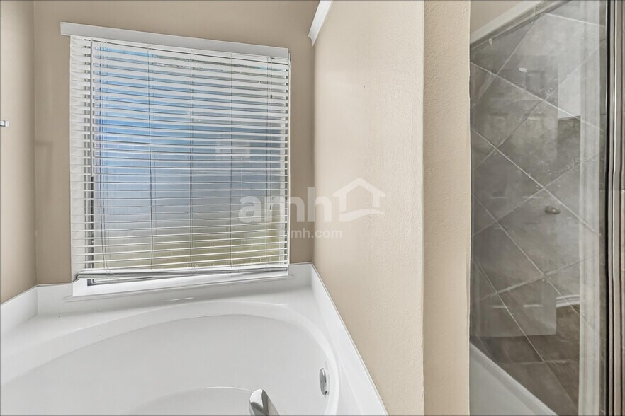 Building Photo - 2411 Morgan Ridge Ln