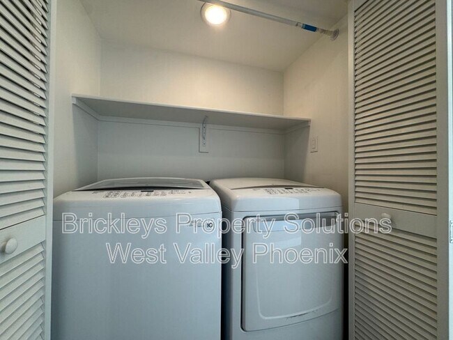 Building Photo - 2323 N Central Ave