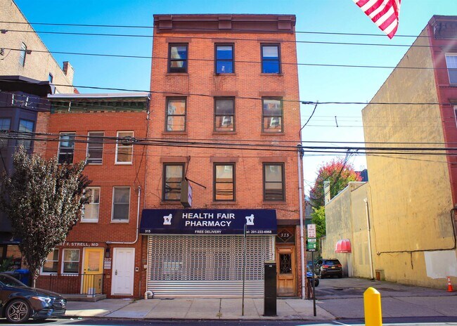 Building Photo - 315 Willow Ave