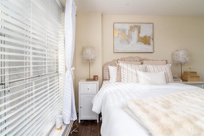 Building Photo - 9301 Tea Rose Trail