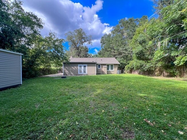 Building Photo - 1033 NW 22nd Ave