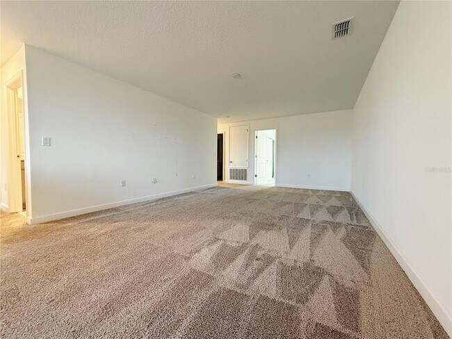 Building Photo - 5001 Center Ct