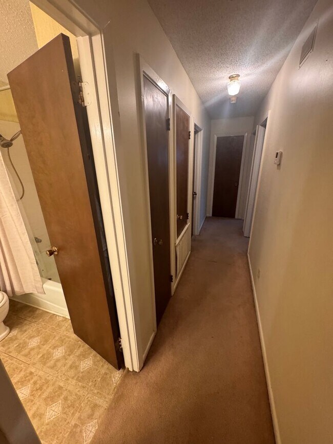 Building Photo - 5 BR 3 full BA House