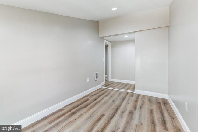 Building Photo - 614 Minor St