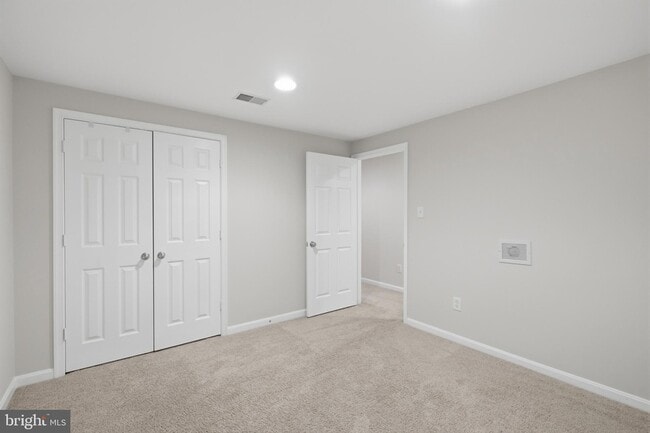 Building Photo - 45570 Trestle Terrace