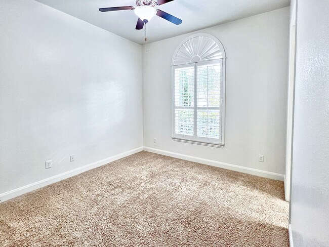 Building Photo - 78 Lindenberry Cir