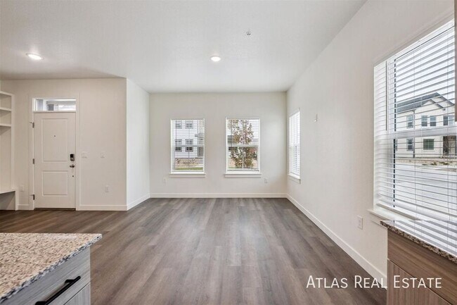 Building Photo - 630 Coney St