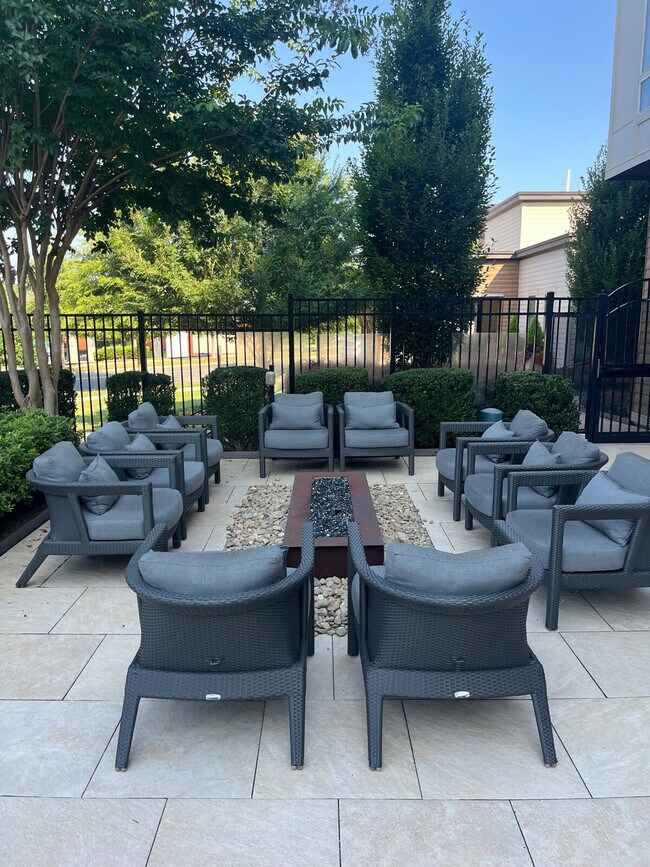 Building Photo - 6408 Providence Farm Ln