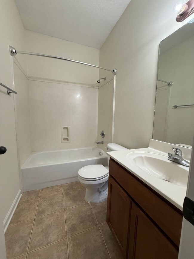 Building Photo - CORDOVA 3 BED 3 BATH RENTAL HOME NEAR SHEL...