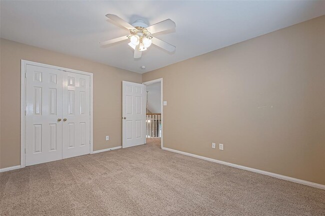 Building Photo - 2710 Five Oaks Dr