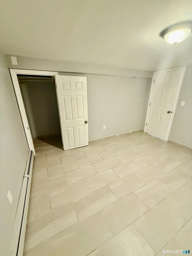 Building Photo - 44 Haddam St