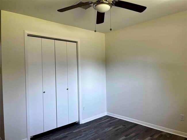 Building Photo - 8106 Mullins Dr