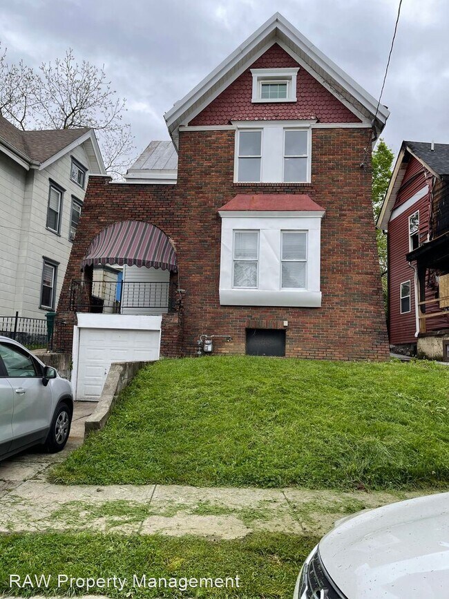 3 br, 2 bath House 3138 Durrell Avenue 3138 Durrell Ave Cincinnati