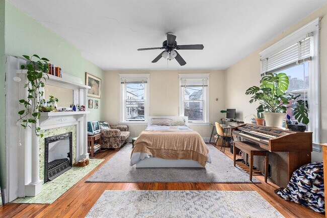 Building Photo - 2317 Victor St