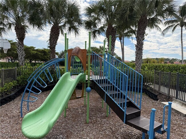 Building Photo - 13462 Kent St