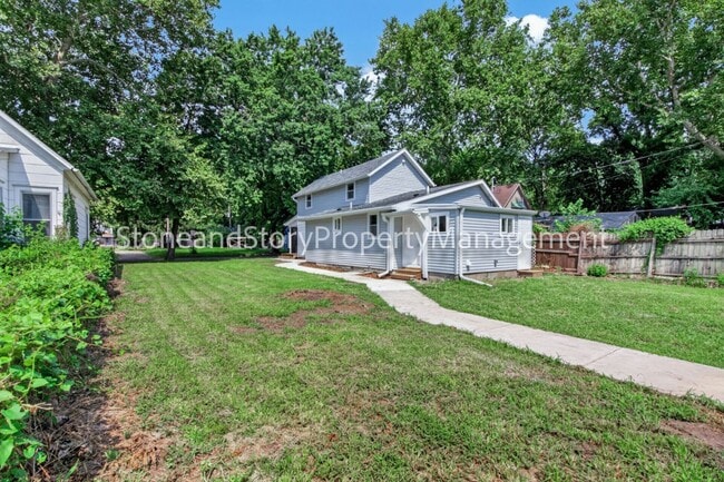 Building Photo - New Remodeled! 4 Bedroom 2 Bath