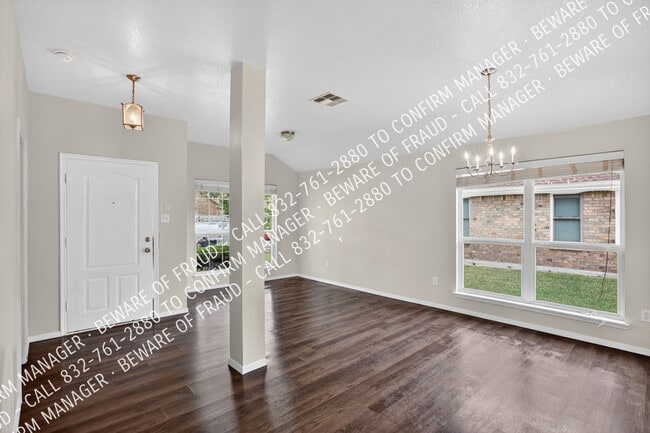 Building Photo - 2816 Blue Heron Dr