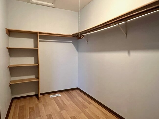 Building Photo - 2611 E Martha Pl